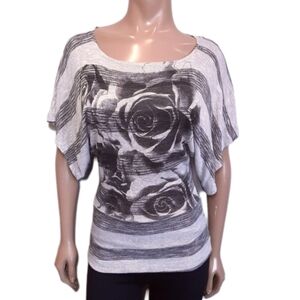 💠SIRENS Batwing Striped Floral Graphic Gray Tunic Top